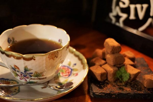 BAR 倉敷 capri(カプリ) ～ 喫茶店時代からのコーヒーも味わえる「くつろぎ」がテーマの古民家BAR