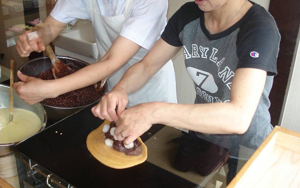 橘香堂:美観地区店 むらすゞめ手焼き体験(ジャンボ)