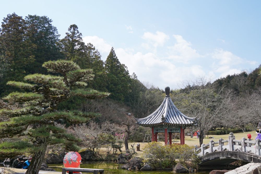 歴史ロマンあふれる中国庭園でコスプレイベント まきび公園