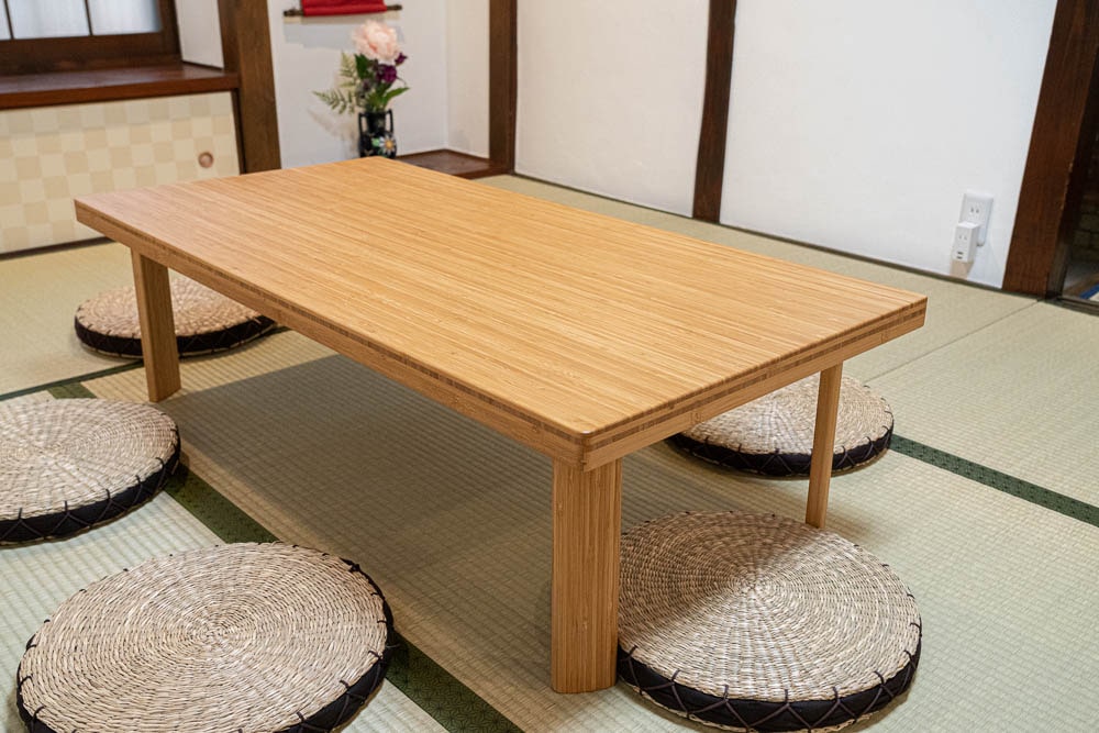 くらしきカワセミ亭 TEORIのテーブル