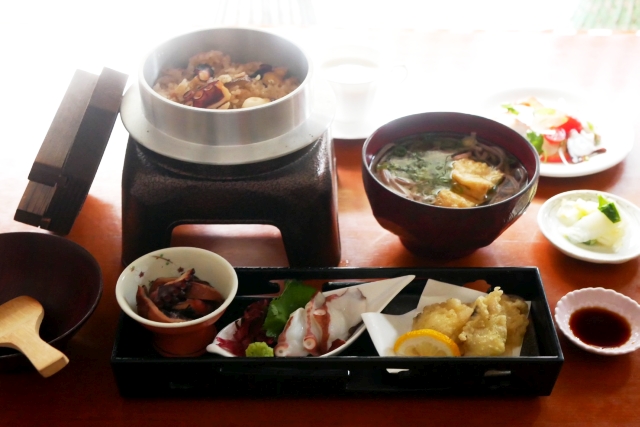 下津井蛸のビックリ釜飯ランチ
