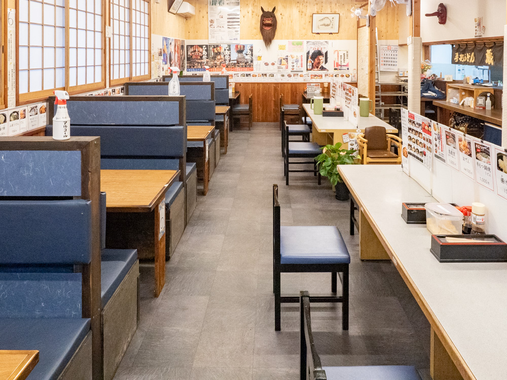 蔵:店内