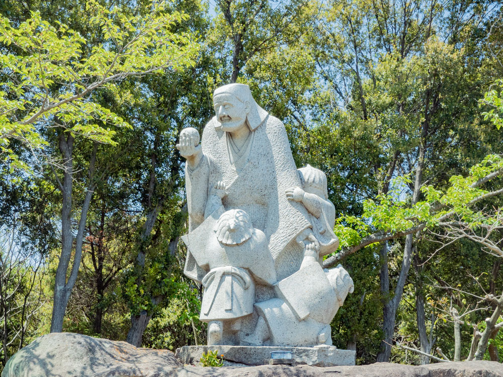 円通寺:童と良寛像