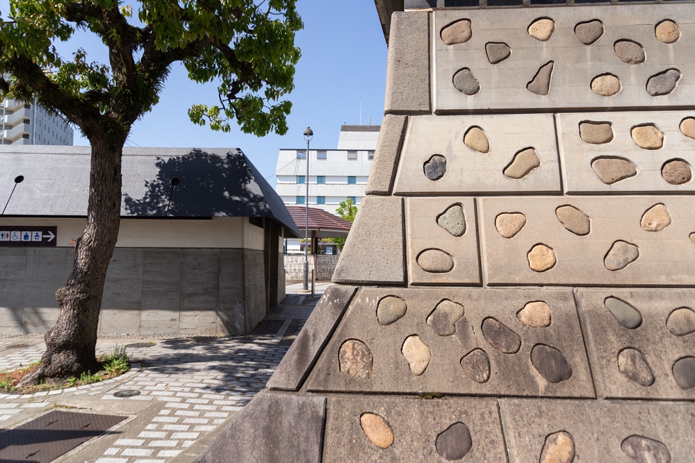 外から見る倉敷の近代建築 伝統的な街並みとの 調和 を目指した浦辺鎮太郎建築を訪ねる 倉敷とことこ