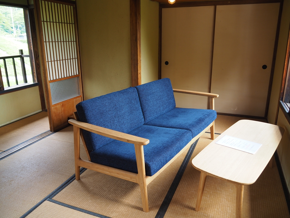 三宅商店酒津_ソファー席