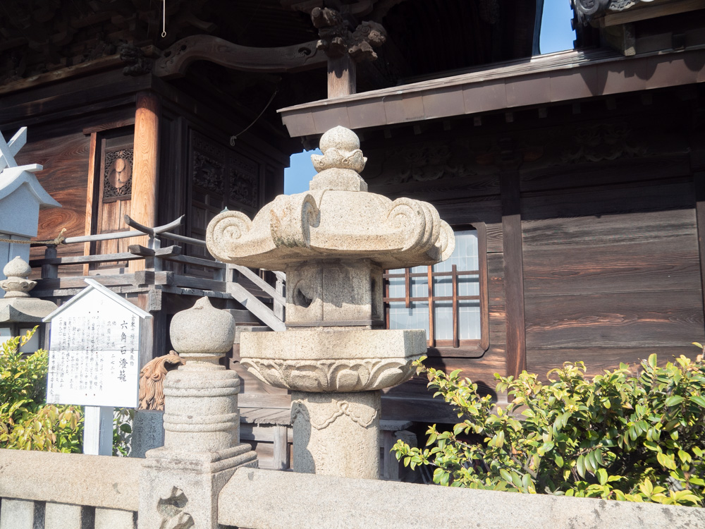 羽黒神社：六角石灯籠