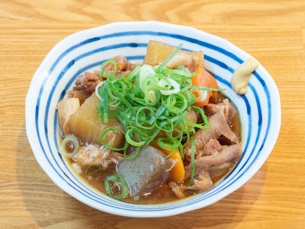 まりんどーる:牛スジ煮込み