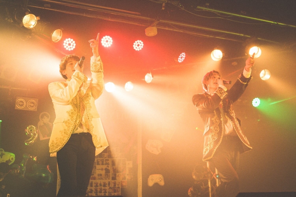 HAREDANのライブのようす