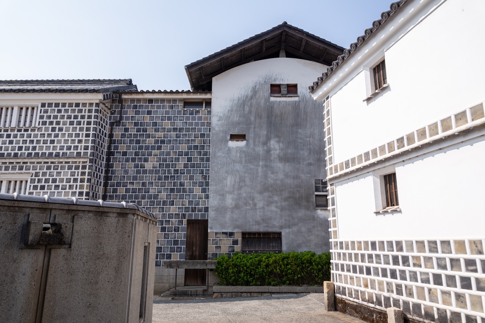 建築物としての 倉敷考古館 江戸時代の木造 米蔵 と昭和期の鉄筋コンクリート 増築棟 の調和に注目 倉敷建築紀行 Vol 1 倉敷とことこ