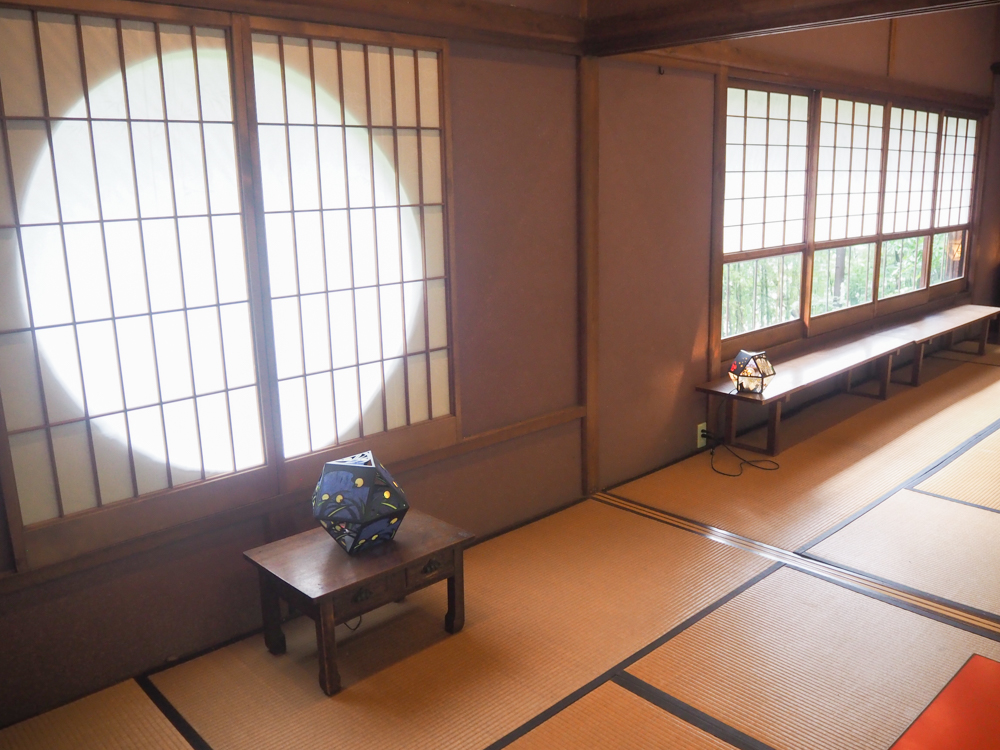 斎館 南側